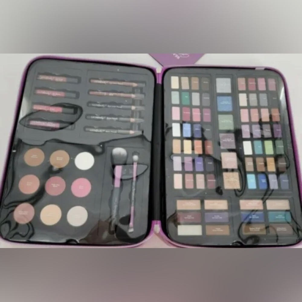 New Ulta Beauty Box GLAM Makeup Collection Gift set Pink Box 94 Piece $200 Value